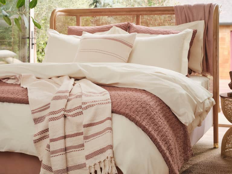 Refined Organic Percale Sheet Set image
