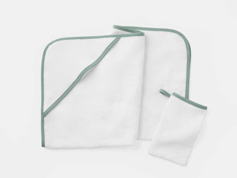 Cloud Loom&trade; Organic Baby Hooded Towel and Bath Mitt Set image