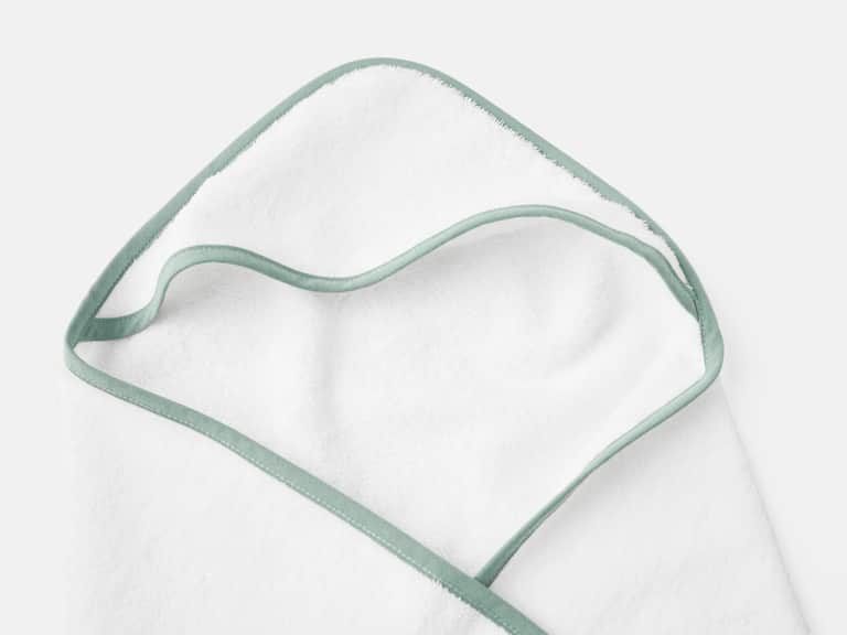 Cloud Loom&trade; Organic Baby Hooded Towel and Bath Mitt Set image