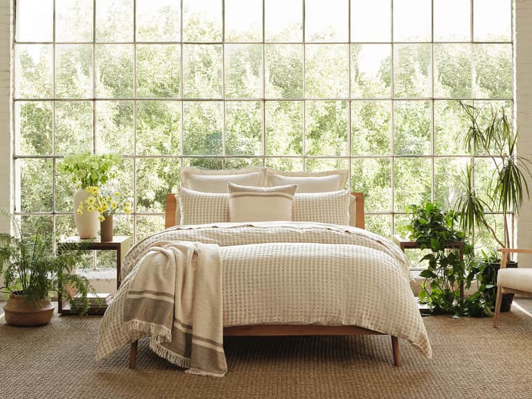 Pampas Organic Throw image