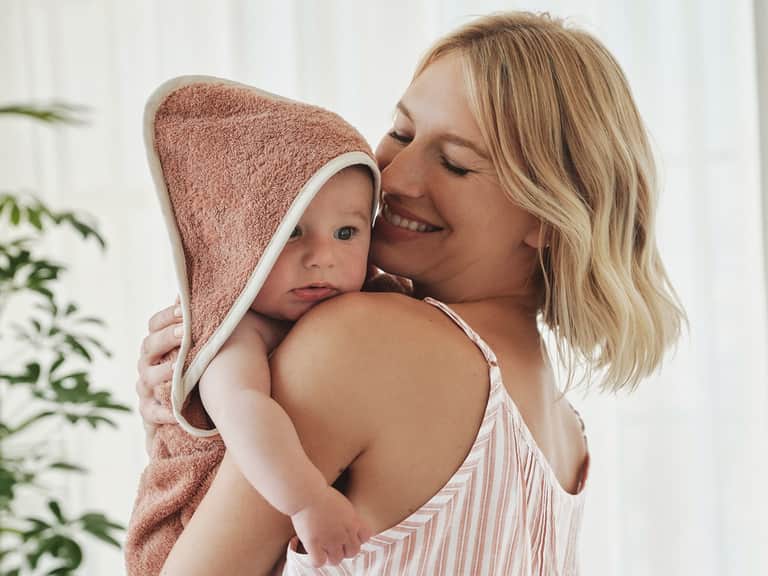 Cloud Loom&trade; Organic Baby Hooded Towel and Bath Mitt Set image