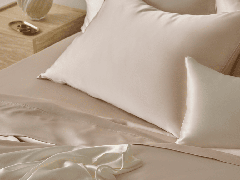 Charmeuse Silk Fitted Sheet - Machine Washable image