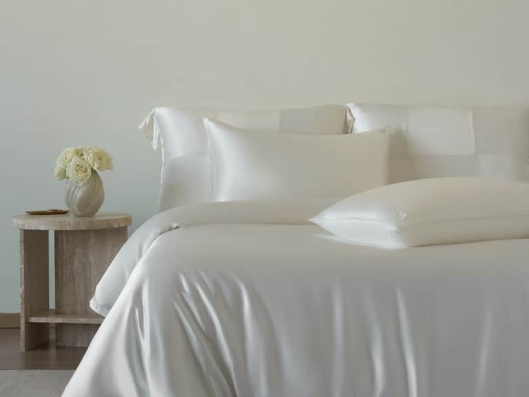 The Signature Silk Bedding Set image