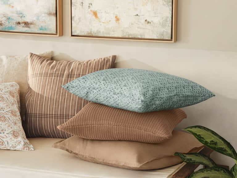 Linea Organic Knit Decorative Pillow Cover image