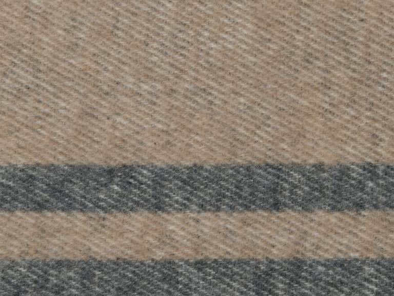 Viletta Throw image