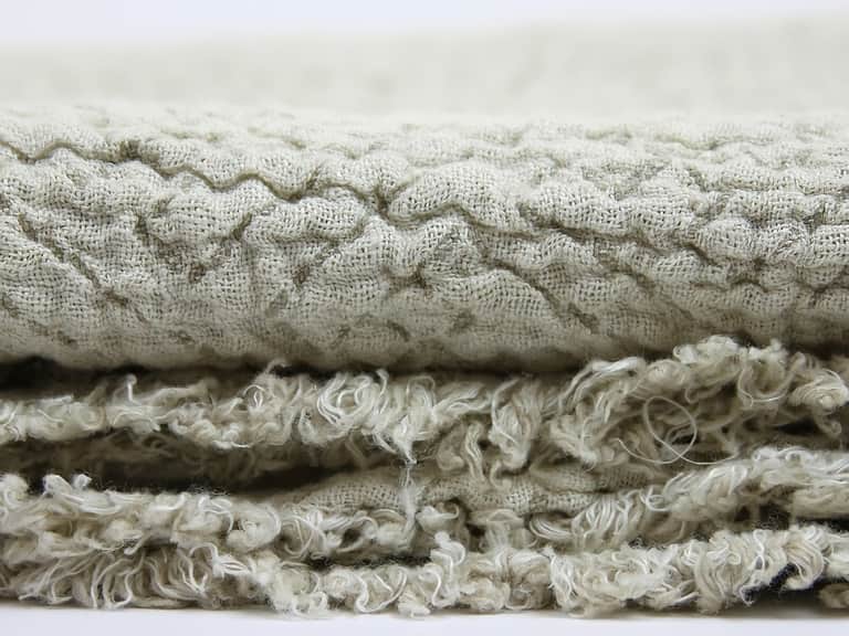 LinenCasa Linen Throw and Bed Runner - Expression image