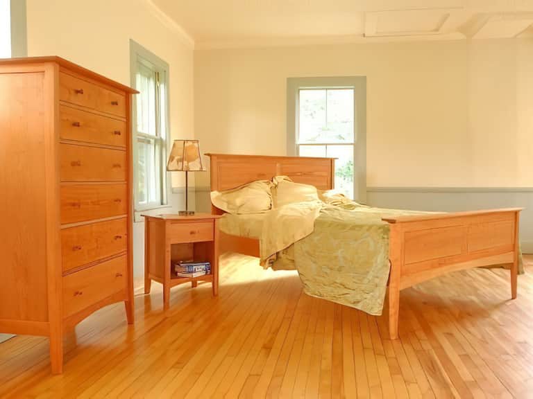 Maple Corner Woodworks Harvestmoon Panel Bed