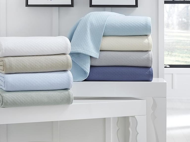 Sferra Corino Cotton Blanket image