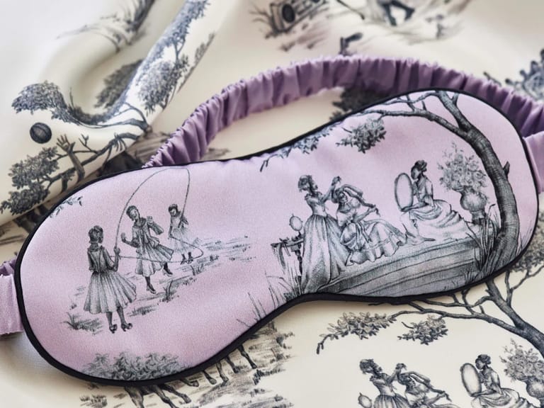 GingerLily Silk Eye Mask with pouch image