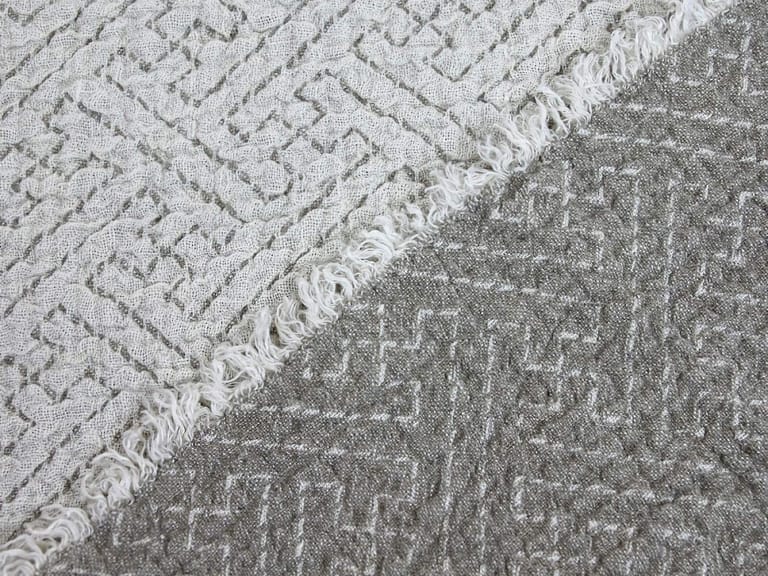 LinenCasa Linen Throw and Bed Runner - Expression image