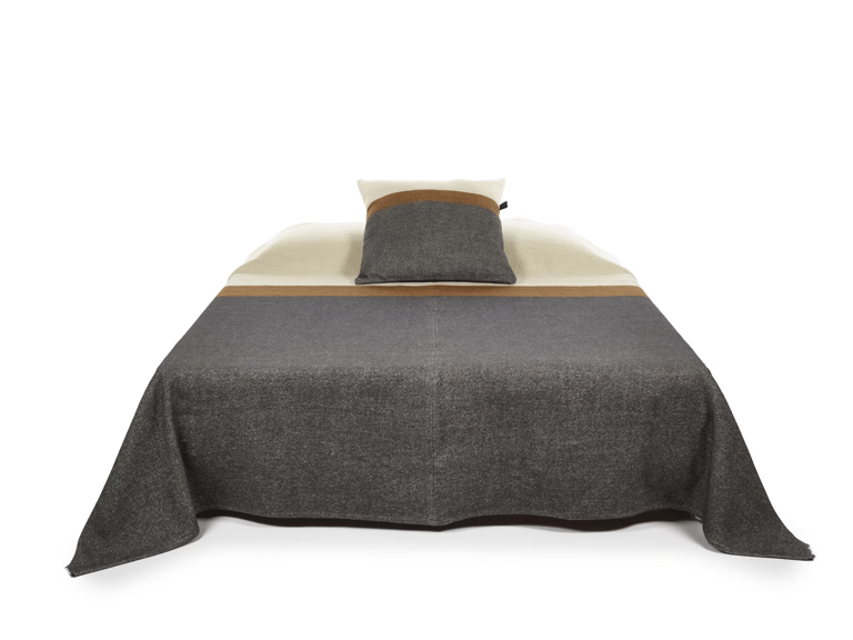 Libeco Nash Linen and Wool Coverlet Blankets and Quilts