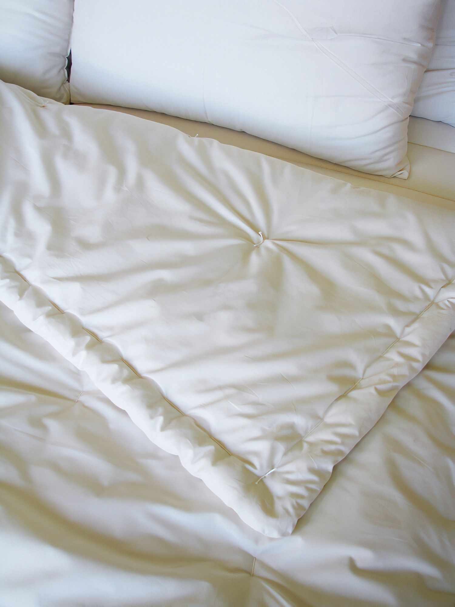 White company lamb online comforter