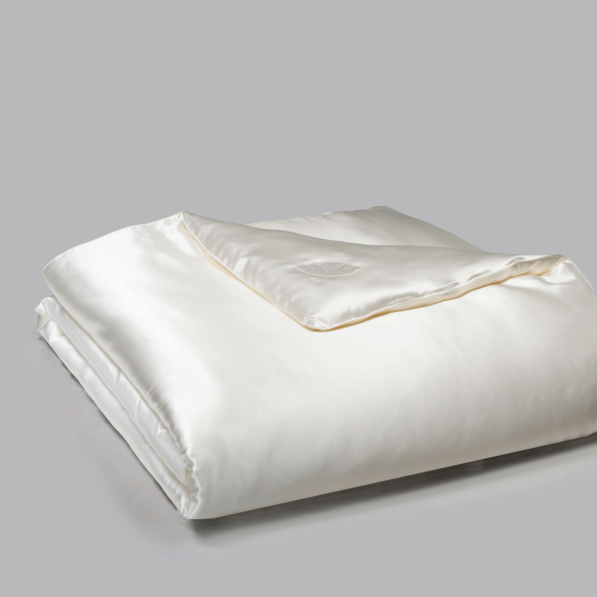 White silk online blanket