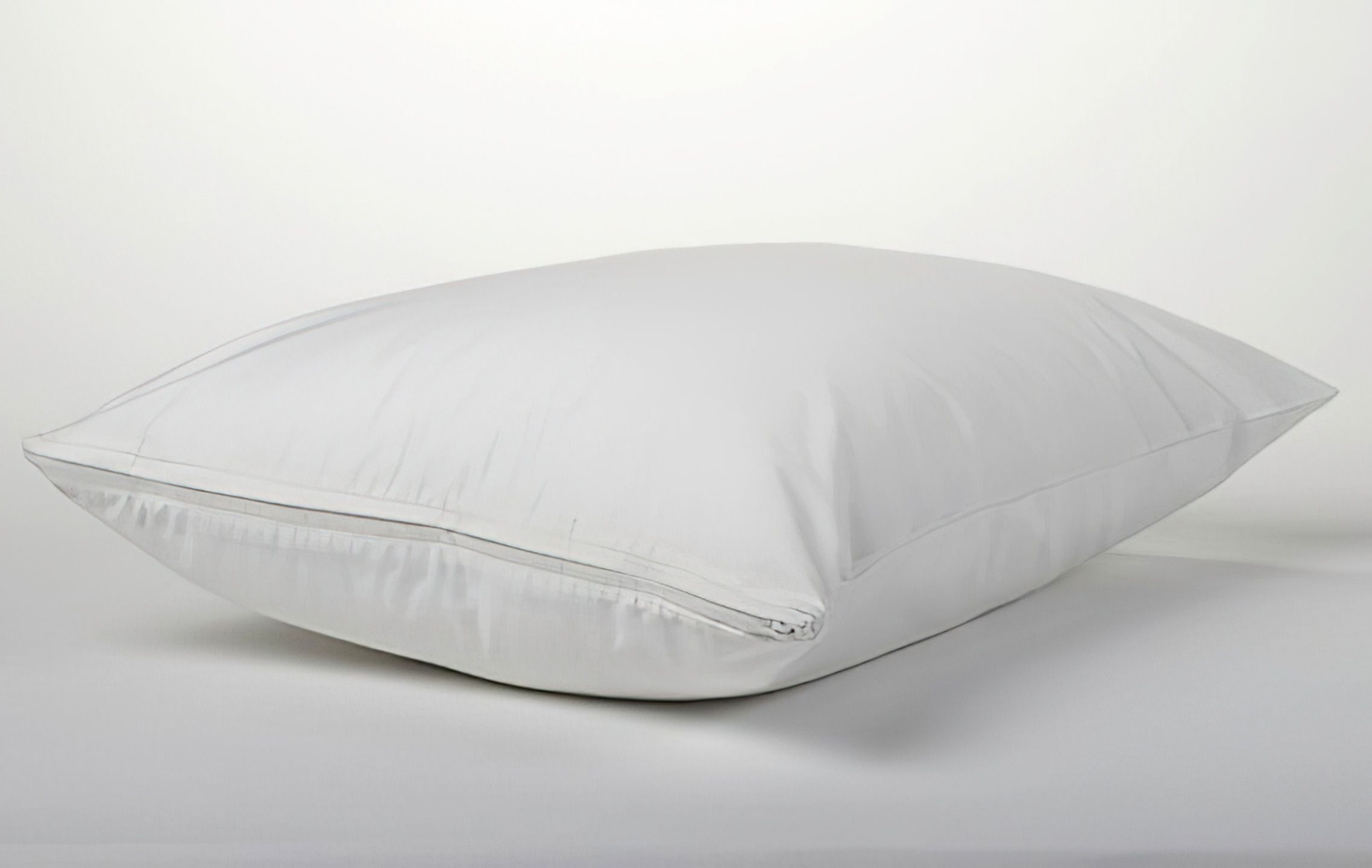 https://www.thecleanbedroom.com/cdn-cgi/image/width=2276,height=1440,fit=scale-down,quality=80,format=auto,onerror=redirect,metadata=none/wp-content/uploads/products/35/coyuchi-pillow-protector--35-.jpg