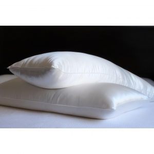 Perle Silk-Filled Pillow with Silk Casing