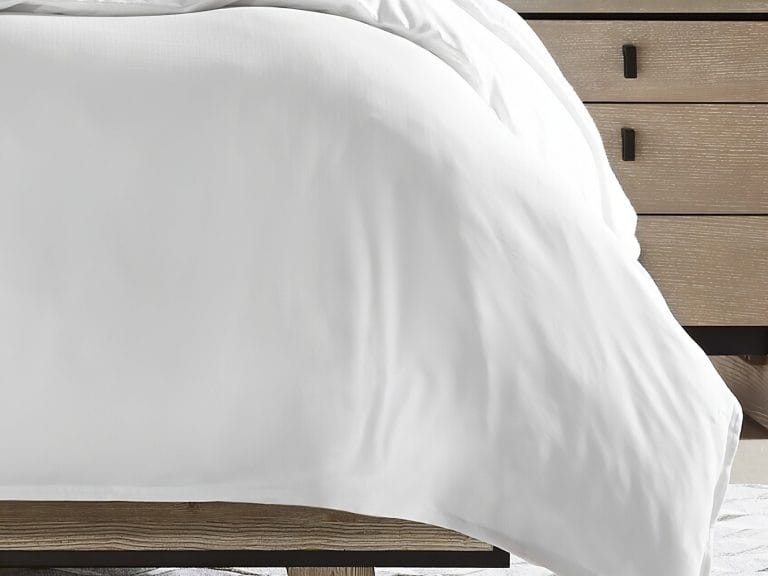 Sferra Tesoro Percale Sheets and Duvet Covers image