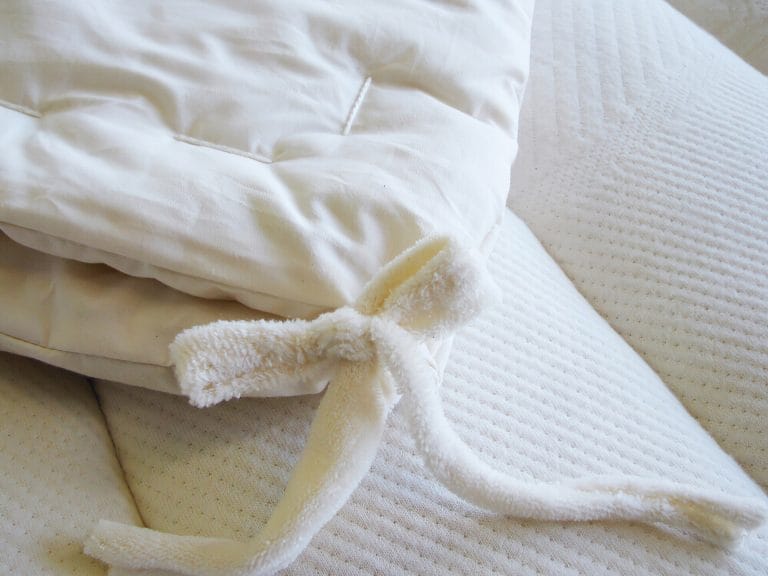 Holy Lamb Organics All Season Wool Comforter image