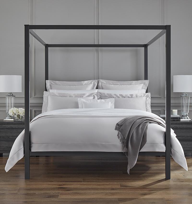 Sferra Giza 45 linens on bed