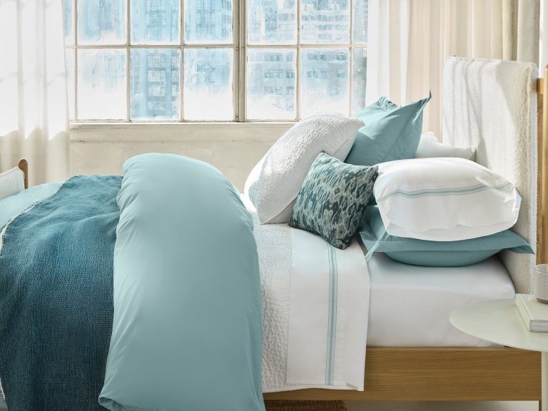 Refined Organic Percale Sheet Set image