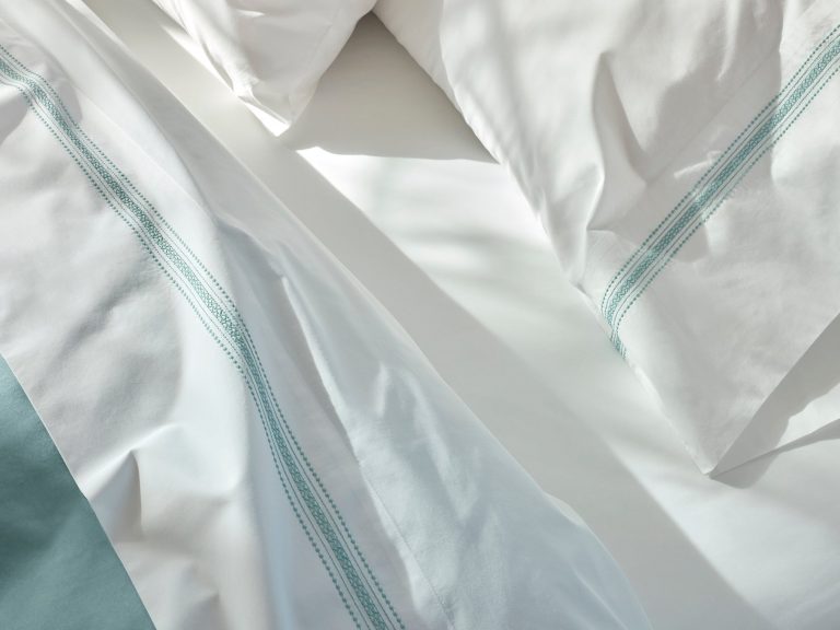Refined Organic Percale Sheet Set image