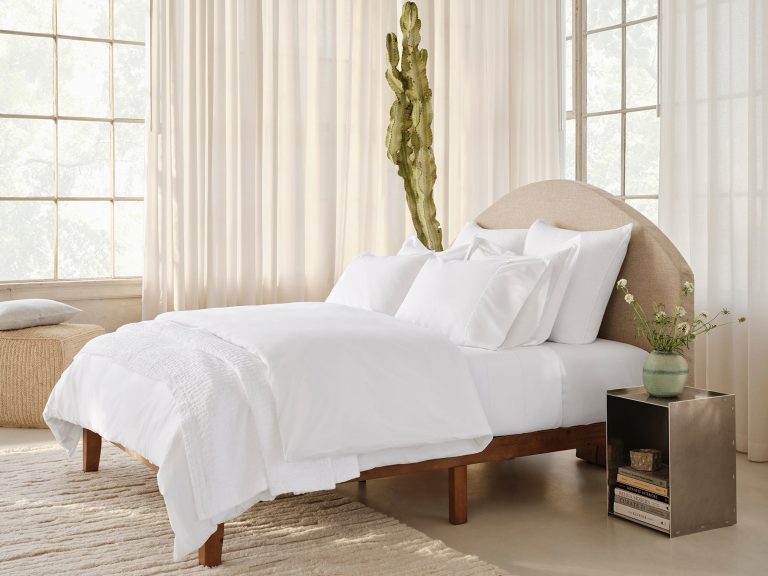Refined Organic Percale Sheet Set image
