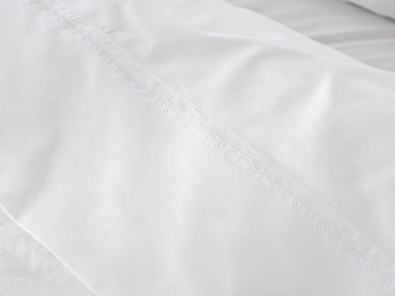Refined Organic Percale Sheet Set image