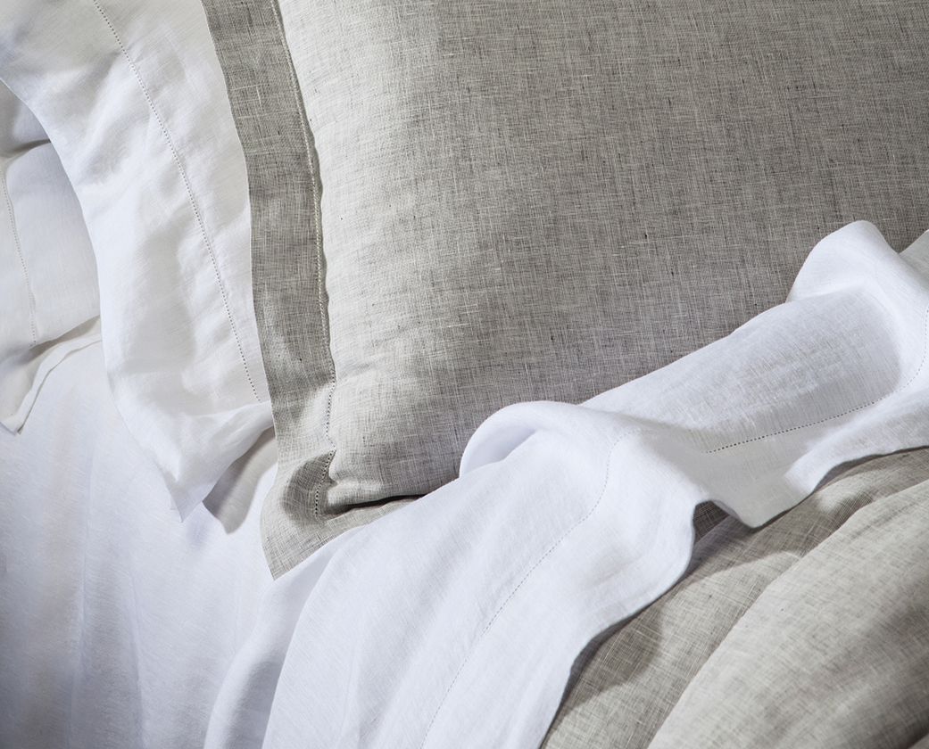 Layla Linen Sheet Set in white